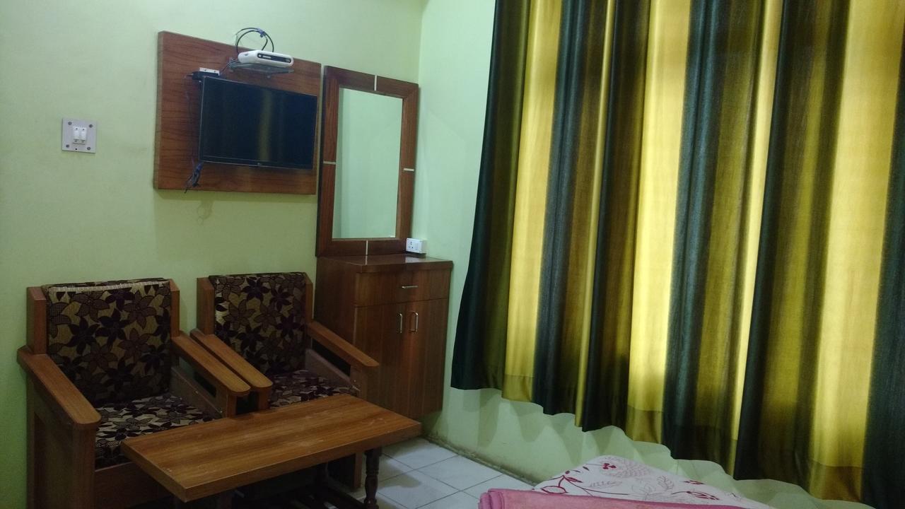 Hotel Brahma Kamal Joshīmath Екстериор снимка